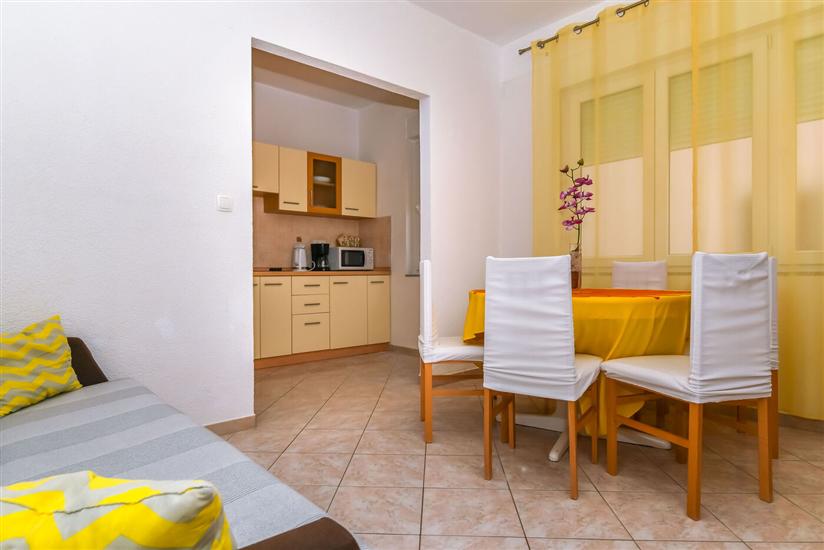 Apartment A1, for 6 persons