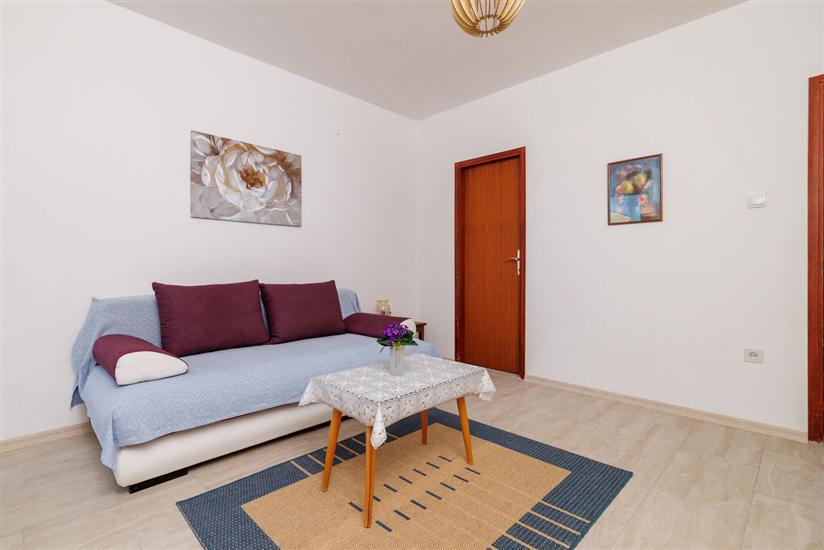 Apartment A1, for 5 persons