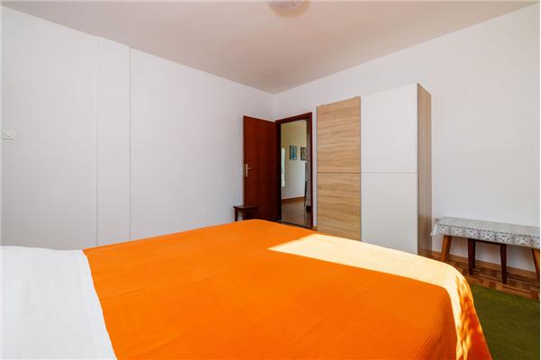 Apartment A1, for 5 persons