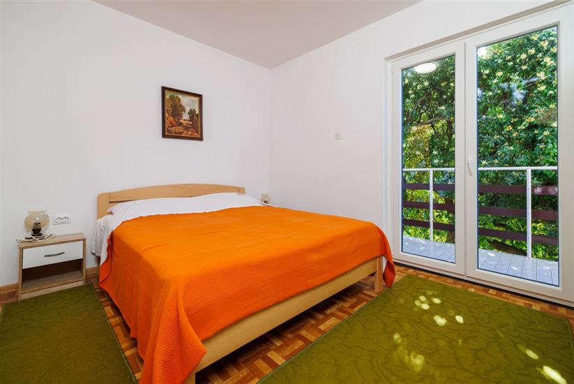 Apartment A1, for 5 persons