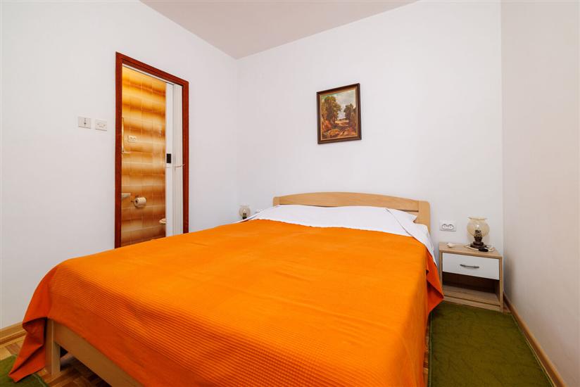 Apartment A1, for 5 persons