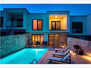 Villa Navy Lemon Vodice, Size 130.00 m2, Accommodation with pool, Airline distance to town centre 850 m