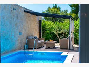 Vila Lemon Beach Srima (Vodice), Kvadratura 125,00 m2, Smještaj s bazenom, Zračna udaljenost od mora 290 m