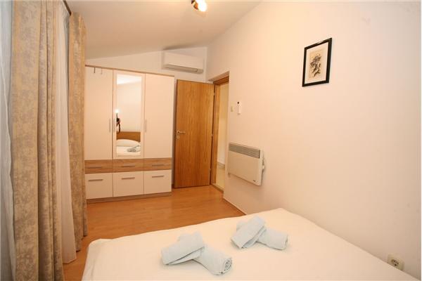 House K1, for 8 persons