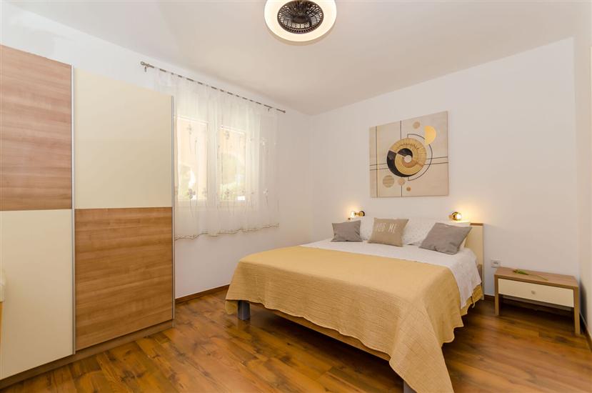 Apartment A3, for 5 persons
