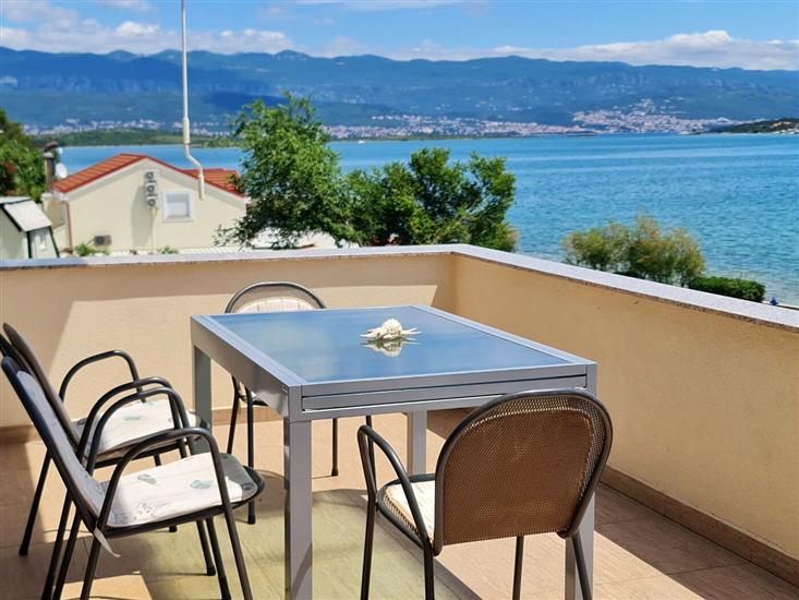 Apartment A1, for 5 persons