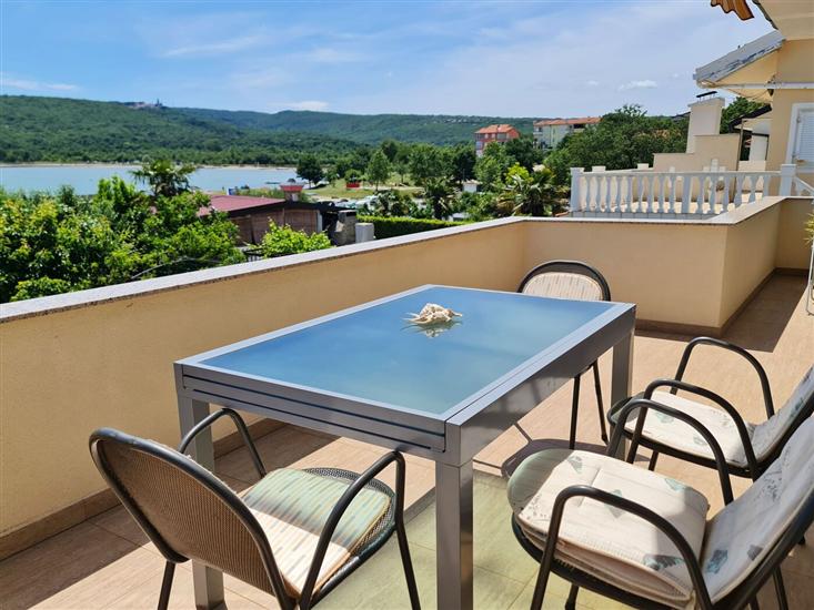 Apartment A1, for 5 persons