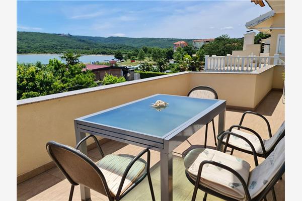 Apartment A1, for 5 persons