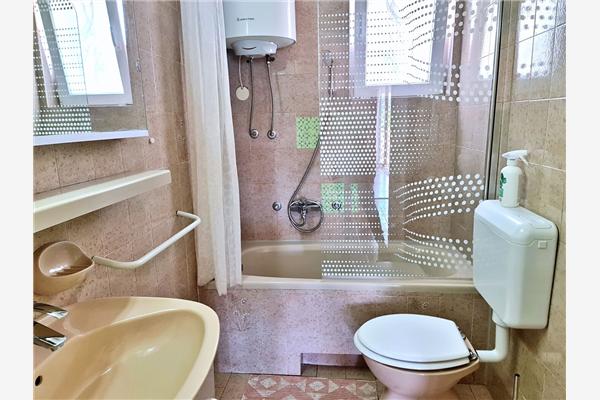 Apartment A1, for 5 persons