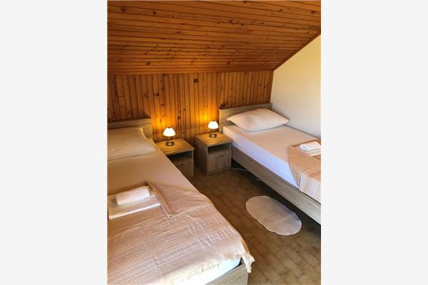 Apartment A1, for 5 persons