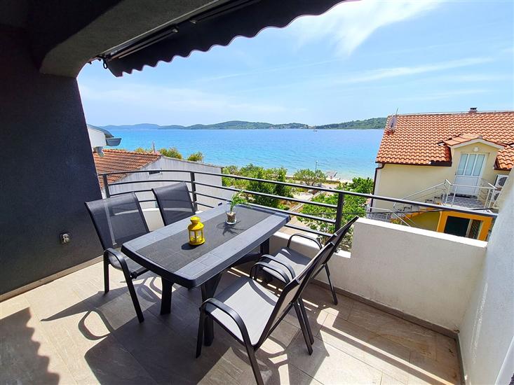 Apartment A1, for 6 persons