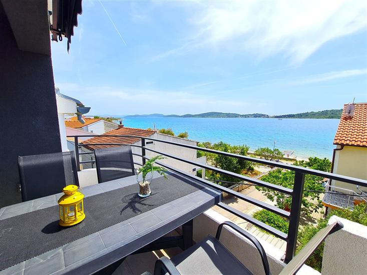 Apartment A1, for 6 persons