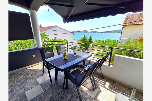 Apartment A4, for 6 persons