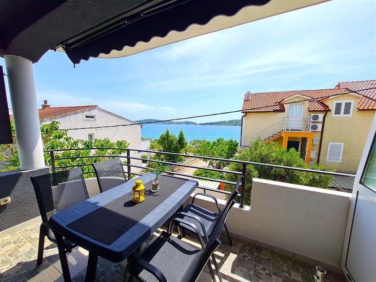 Apartment A4, for 6 persons