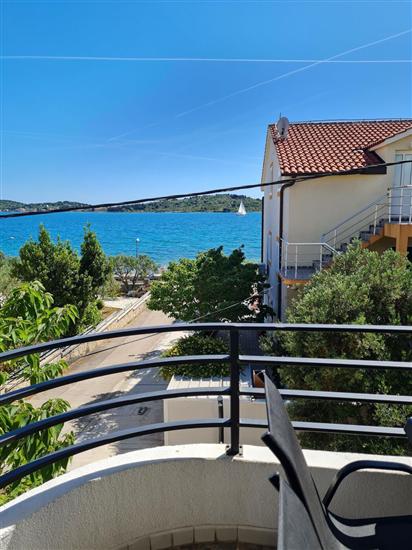 Apartment A4, for 6 persons