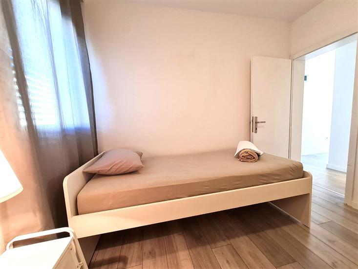 Apartment A4, for 6 persons