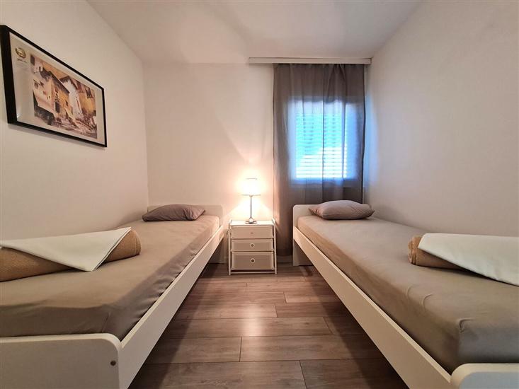 Apartment A4, for 6 persons