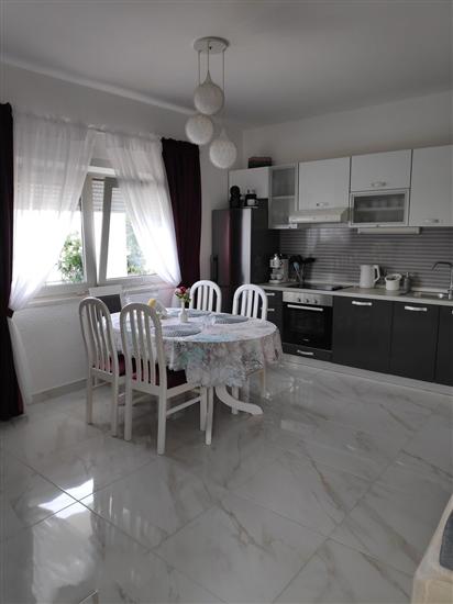 Apartment A1, for 5 persons