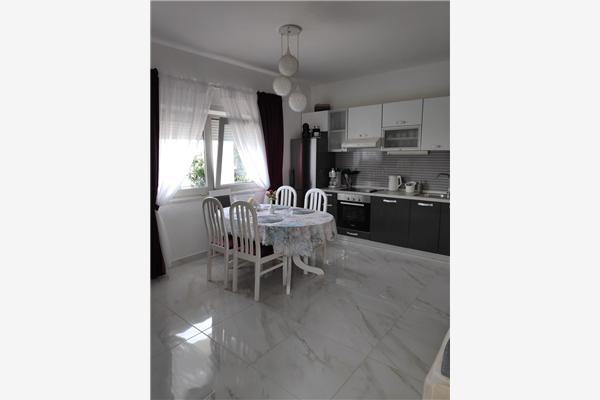 Apartment A1, for 5 persons
