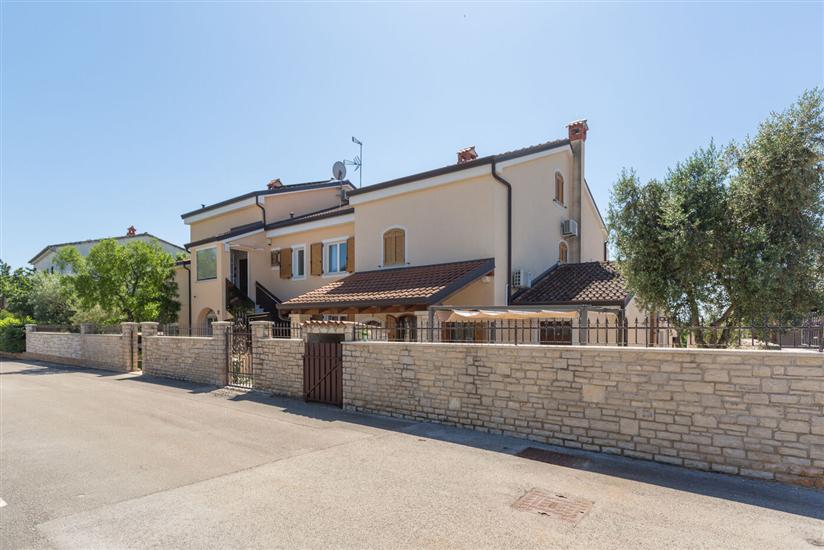 Apartment Residence Livija 3 s bazenom