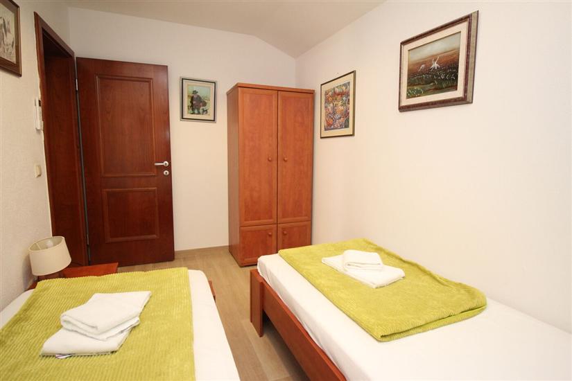 Apartment A1, for 5 persons