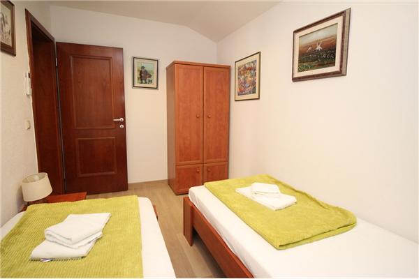 Apartment A1, for 5 persons