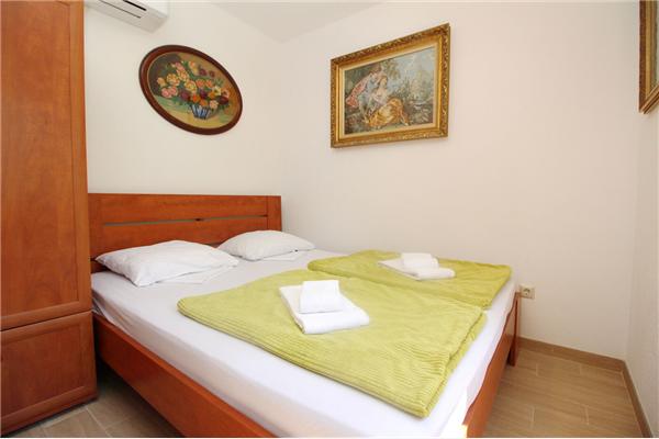 Apartment A2, for 5 persons