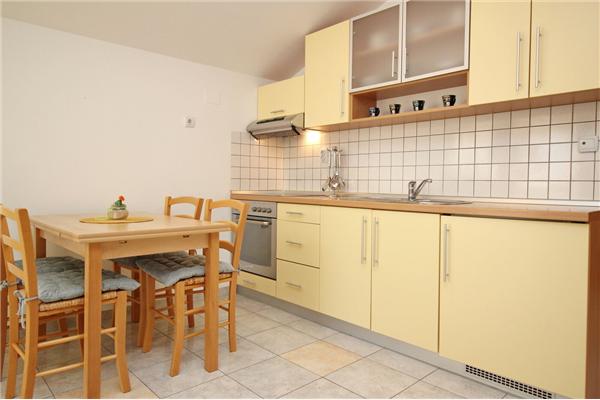 Apartment A2, for 5 persons