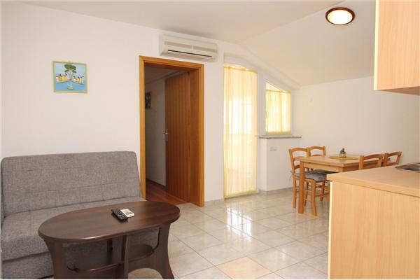 Apartment A2, for 5 persons
