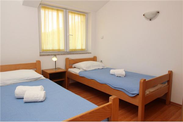 Apartment A2, for 5 persons