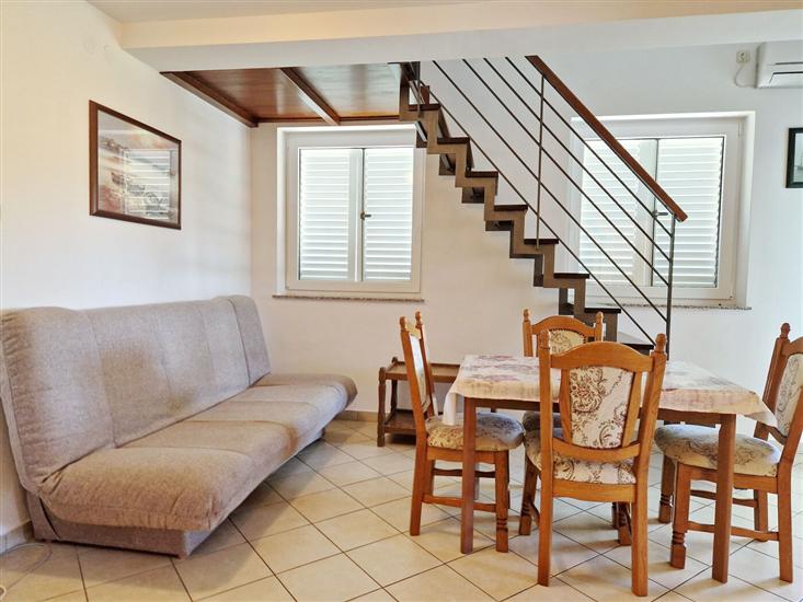 Apartment A1, for 5 persons