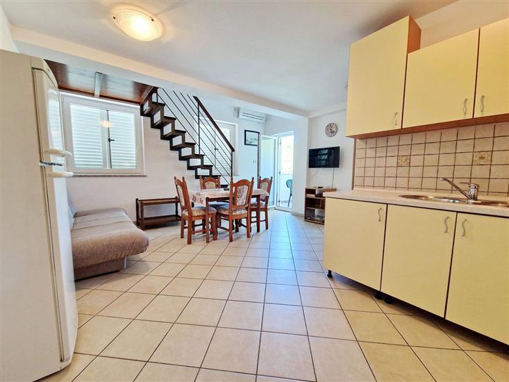 Apartment A1, for 5 persons