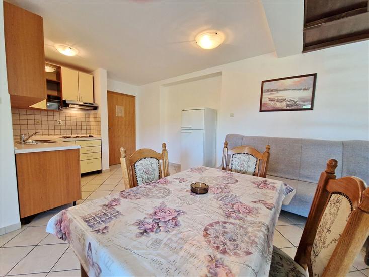 Apartment A1, for 5 persons