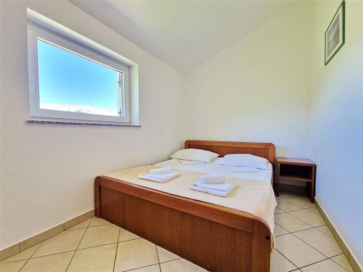 Apartment A1, for 5 persons