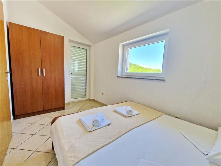 Apartment A1, for 5 persons