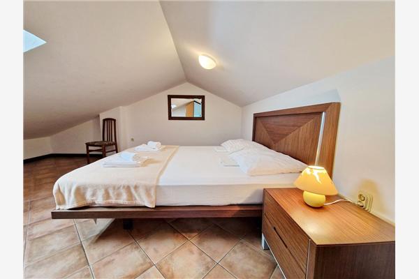 Apartment A1, for 5 persons