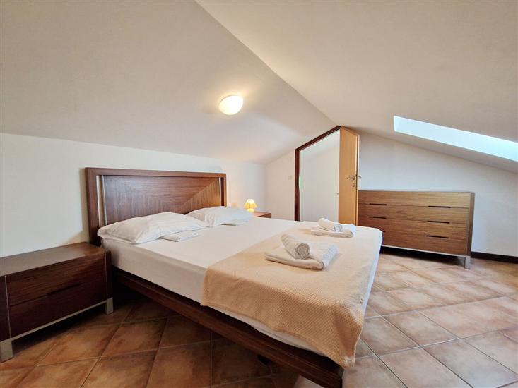 Apartment A1, for 5 persons