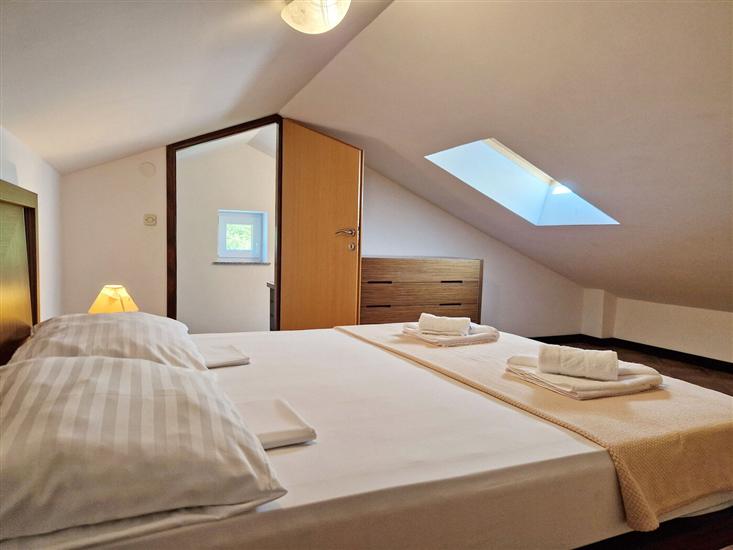 Apartment A1, for 5 persons