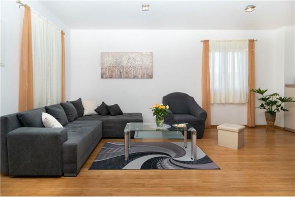 House K1, for 8 persons