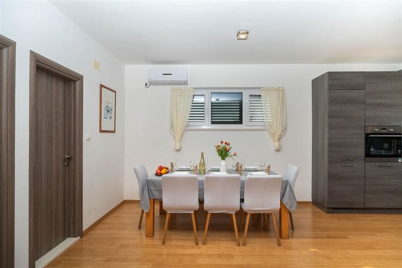 House K1, for 8 persons