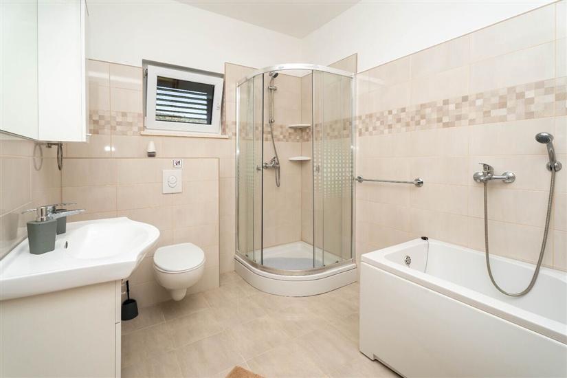 House K1, for 8 persons