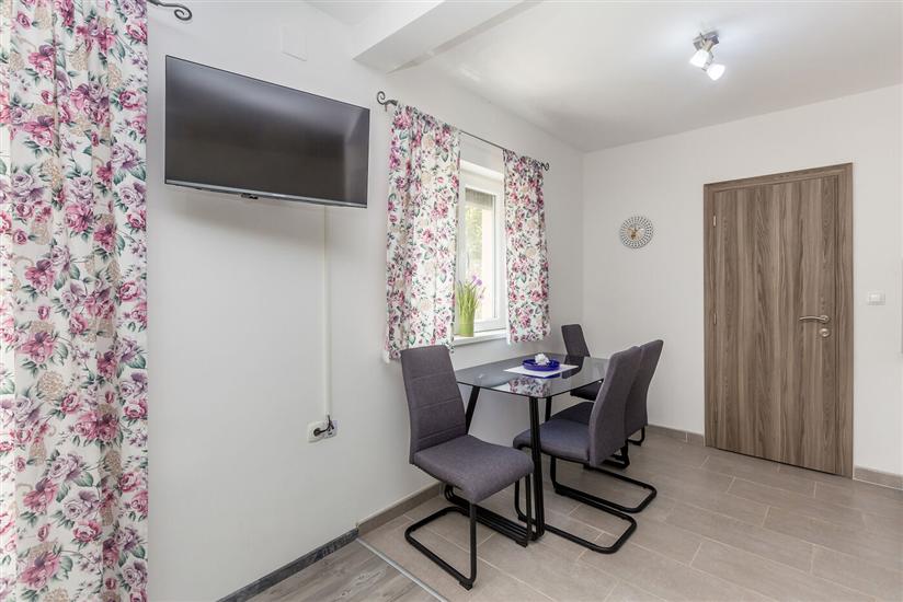 Apartment A2, for 3 persons