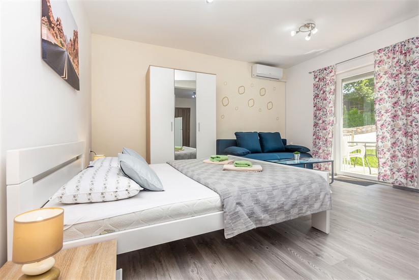 Apartment A2, for 3 persons