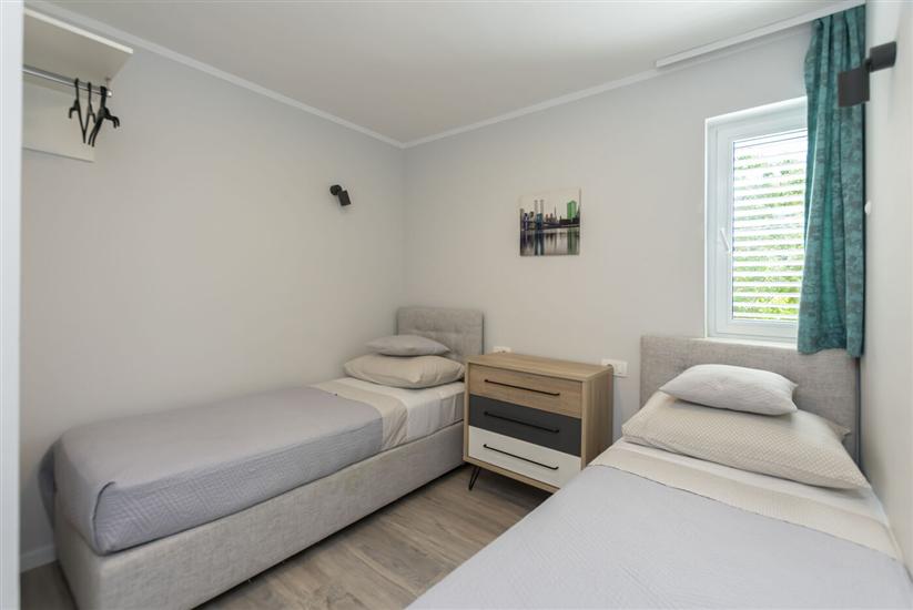 Apartment A1, for 5 persons