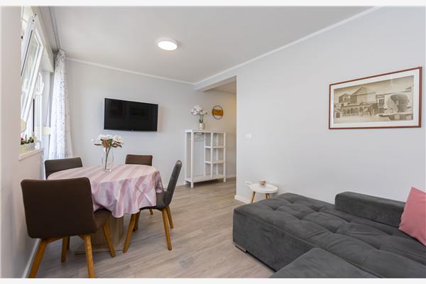Apartment A1, for 5 persons