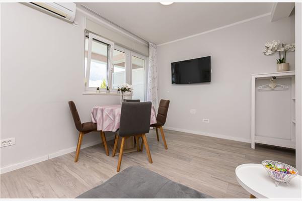 Apartment A1, for 5 persons