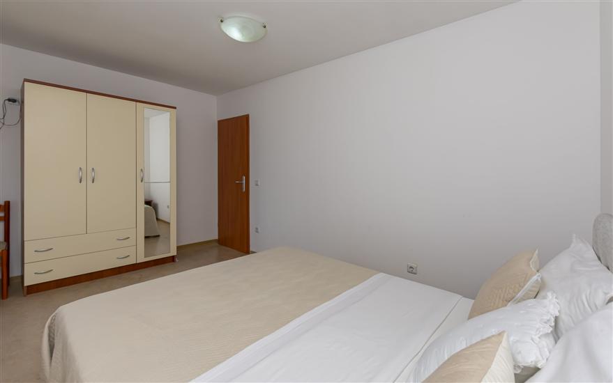 Apartment A4, for 5 persons