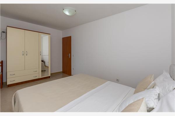 Apartment A4, for 5 persons