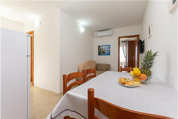 Apartment A4, for 5 persons
