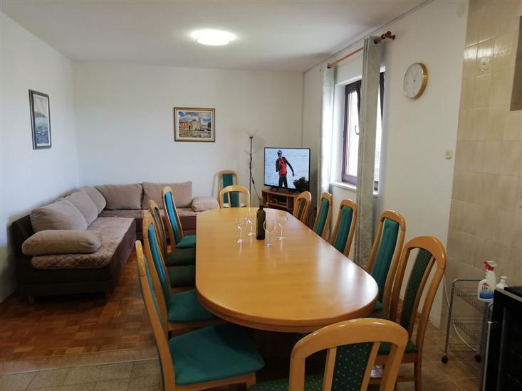 Apartment A4, for 12 persons
